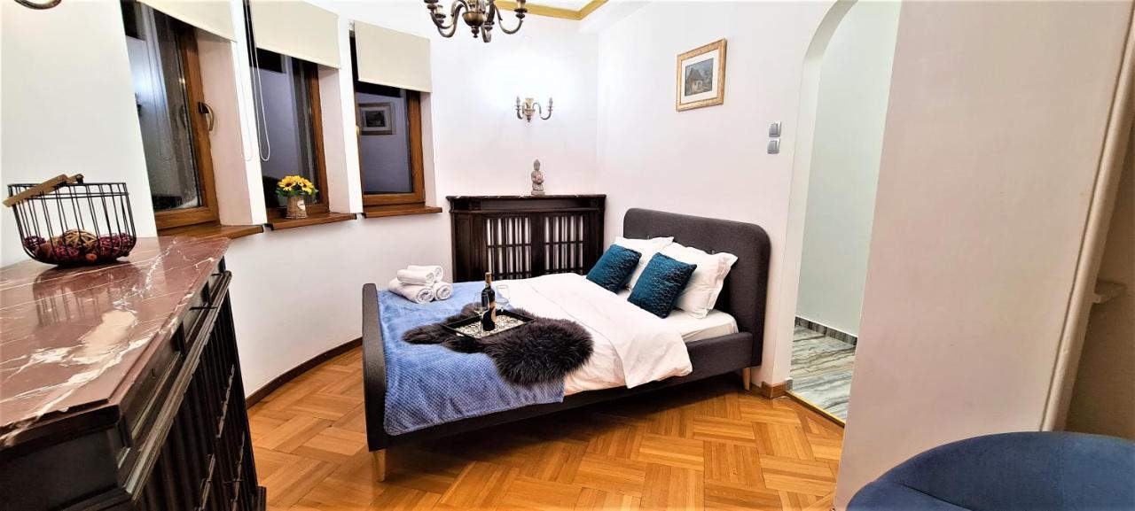 Central Arghezi University Square Apartment Bucharest Exterior photo